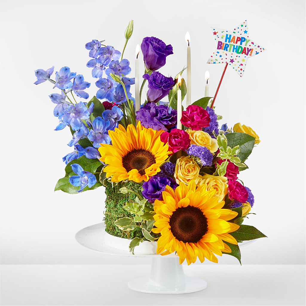 Star of the Day Floral Cake – Everything Nice By Colene, Stilwell OK
